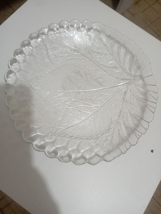 Продам тарелки новые