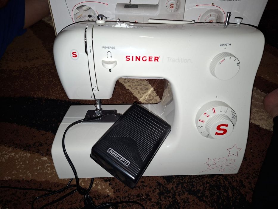 Masina de cusut SINGER Tradition 160, 1500imp/min, 10 programe, 70W