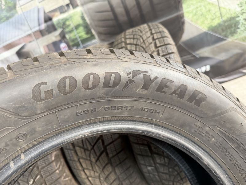 225/65/17 GOODYEAR 4бр