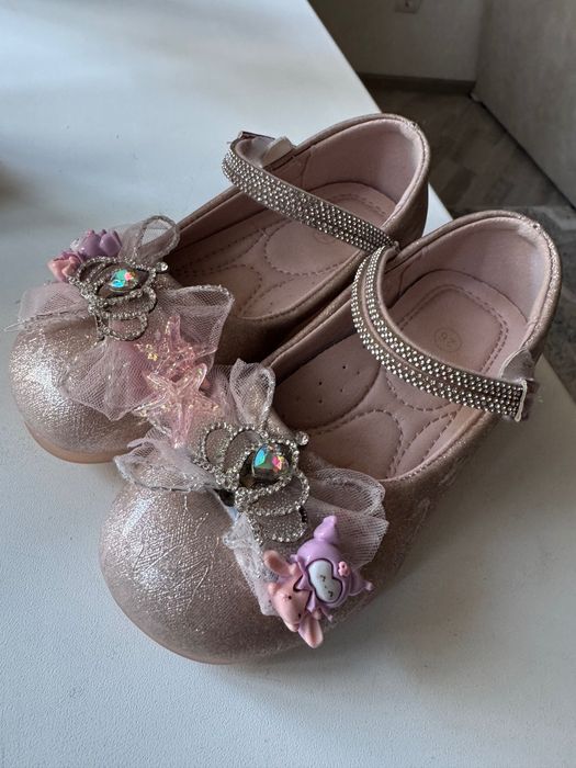 Продам детские туфельки