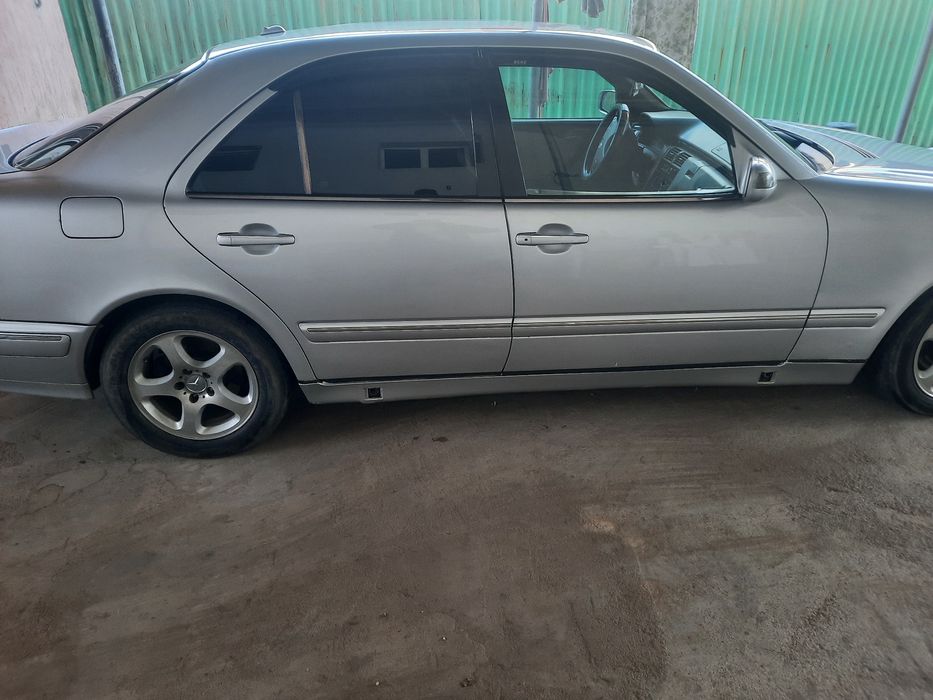 Продаю мерседес бенс