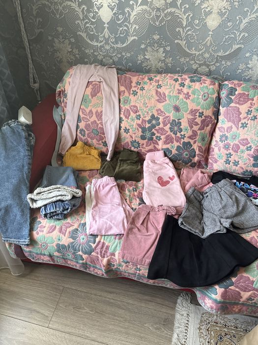 Отдам бесплатное детские вещи на девочку