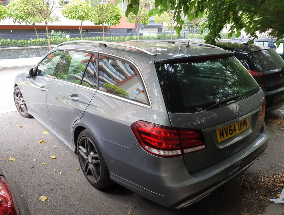 Mercedes-Benz E 220 AMG BLUETEC
