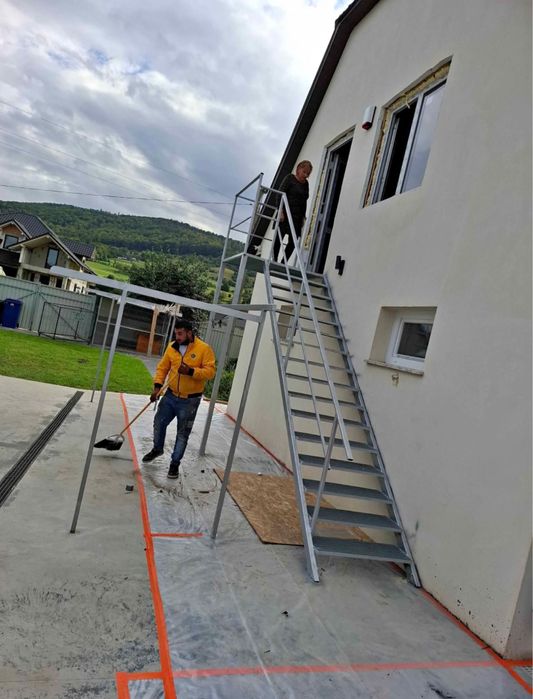 Scari zincate de exterior