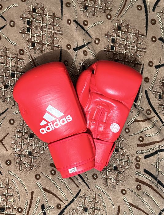 Боксерские перчатки