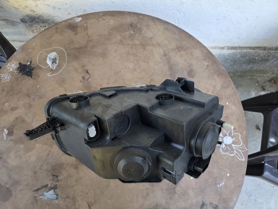 Citroen Berlingo 2023 след 2019 ляв фар