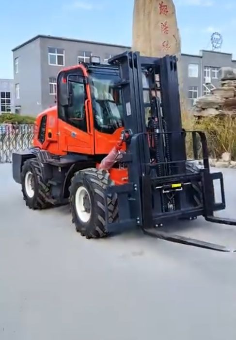 Вилочный погрузчик вездеход T30A