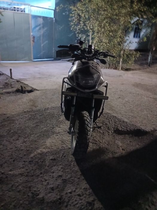 Skutr sotiladi srochna benzinlik