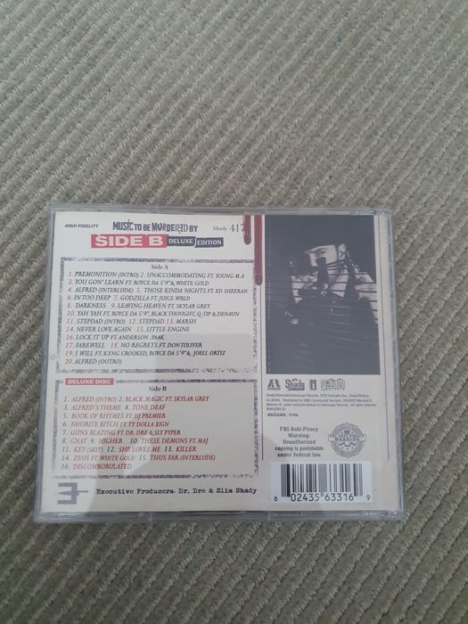 Eminem албум, неразопаковани чисто нови