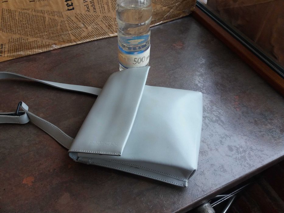 мъжка чанта,малка сива кожена чантичка-естествена кожа