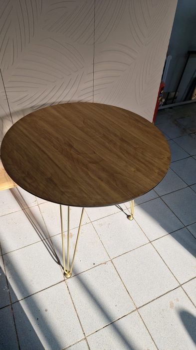 Продам стол круглый из дерева