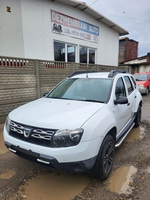 dezmembram dacia duster 2016 4x4 1.6 b usa spate stanga / usa spate dr