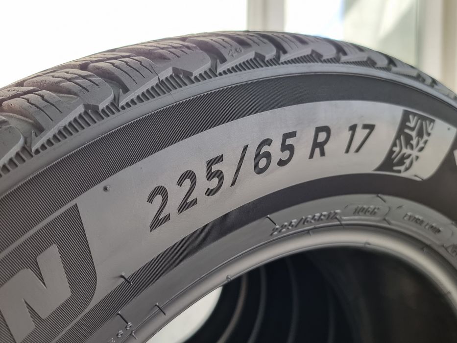 225/65/17 Michelin 4Броя: 300лв 6.5мм