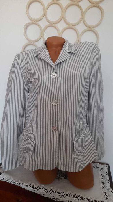 Deosebit costum dama taior si pantalon