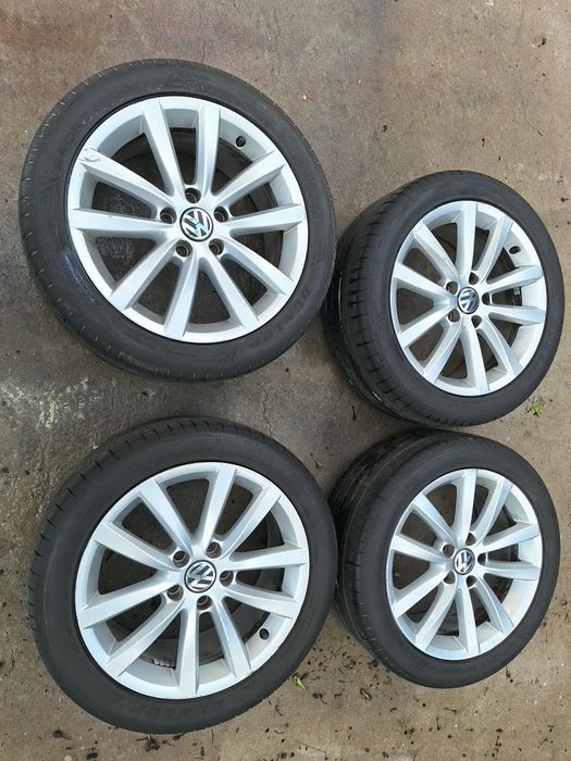 Оригинални алуминиеви джанти Vw 17 цола 5х112 Летни гуми Dunlop 235 /45/17