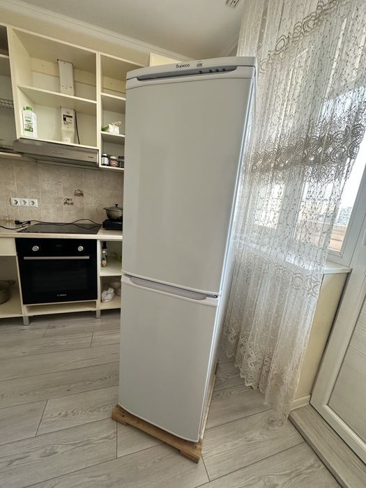 Холодильник в рабочем состоян