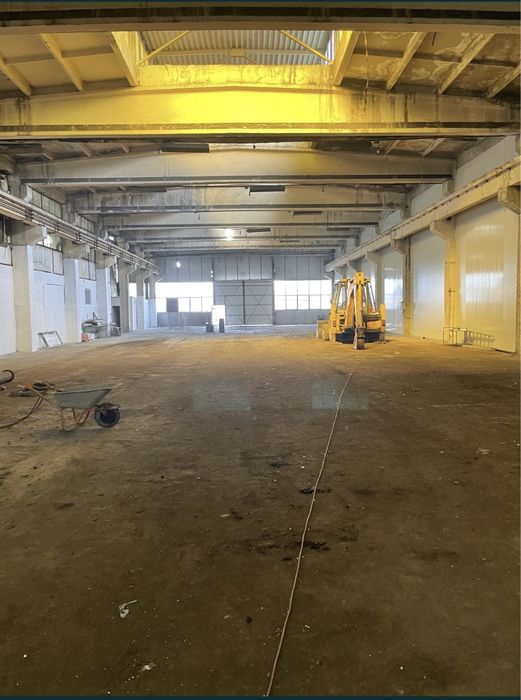 Hala pod rulant cu teren si birouri de inchiriat