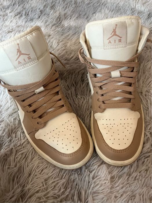 Vand Jordan 1 mid
