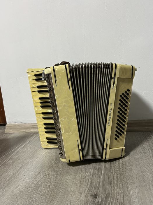 Vand acordeon Imperial 3 de 48 basi pentru copii/adolescenti