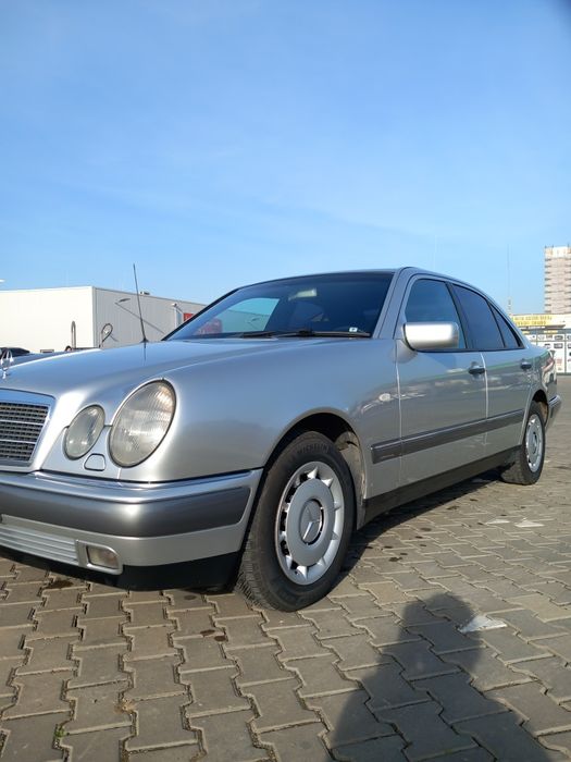 Vând Mercedes w210 elegance