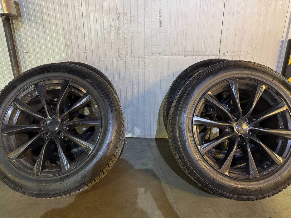 Черни джанти Borbet със зимни гуми 235/55/18 18 5х112 57.1 / 66.6 VW Tiguan Golf Passat Mercedes Audi BMW Skoda Seat