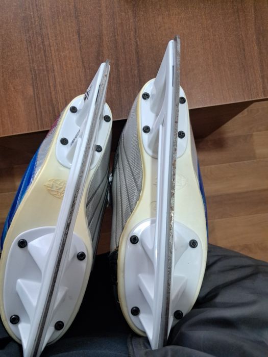 Продам коньки бауэр 2s