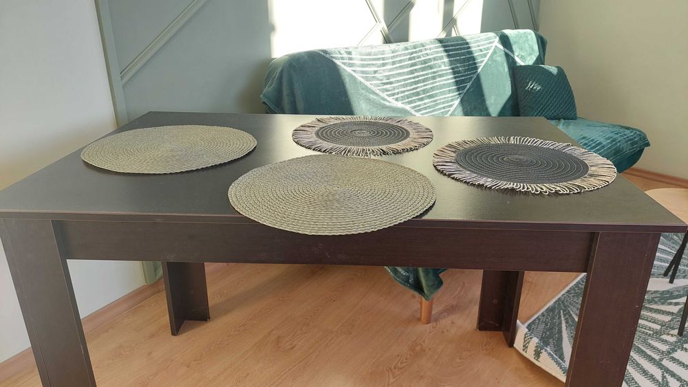 Дървена  черна маса за трапезария