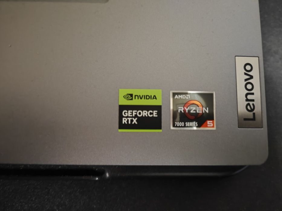 Продавам гейминг лаптоп Lenovo Loq