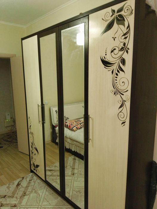 Продаем: кровать, шкаф и тумбочки!