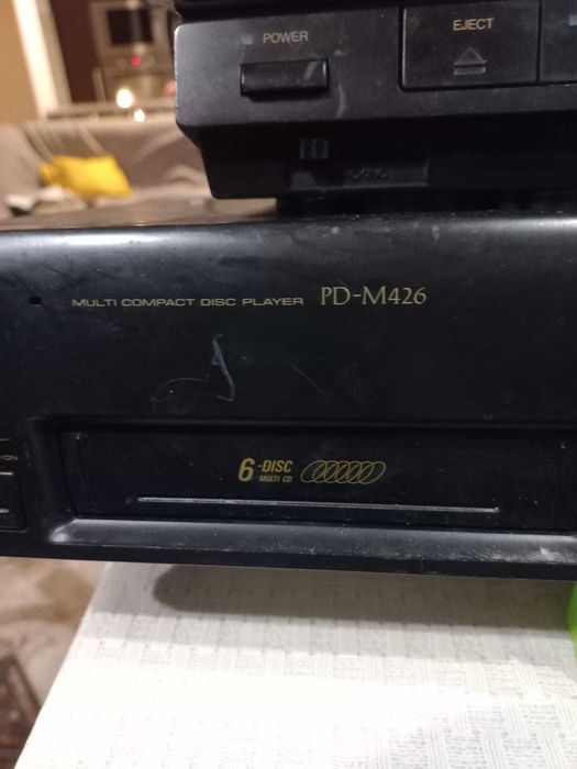 Radio traviata 1 si TV cu carcasa lemn