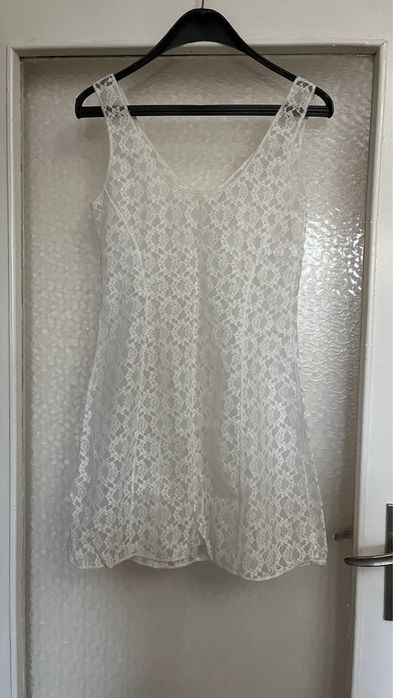 Прозрачна дантелена нощница