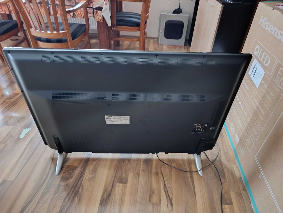 Продавам телевизор Хитачи