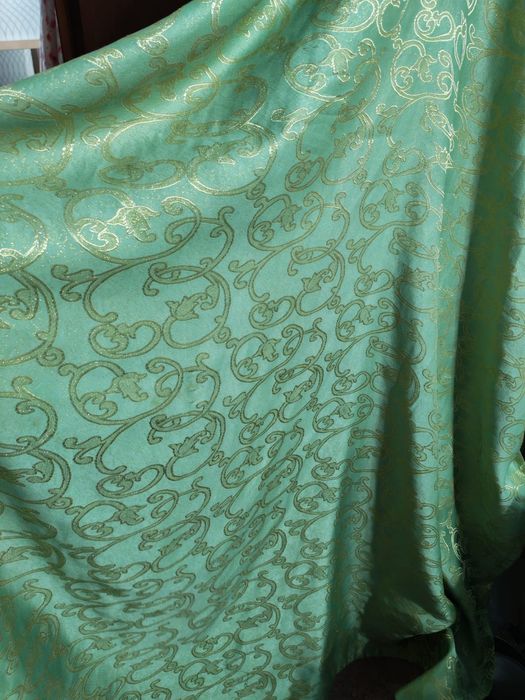 Продам шторы 2 шт