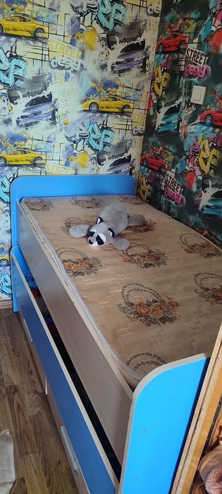 Двухъярусная кровать.