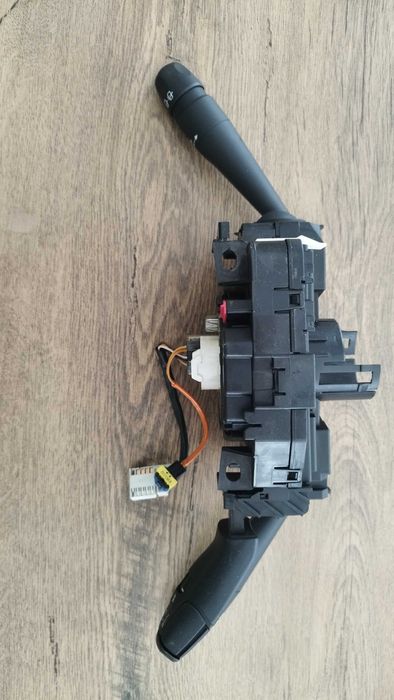 За Пежо 208 лостове за фарове и мигачи