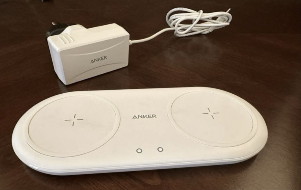 Incarcator Dual Anker Pad Wireless (2 Tel In Acelasi Timp)
