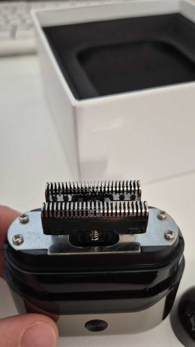 Aparat de ras electric portabil Ansato™ Ultra-Compact (Nou/Nefolosit)