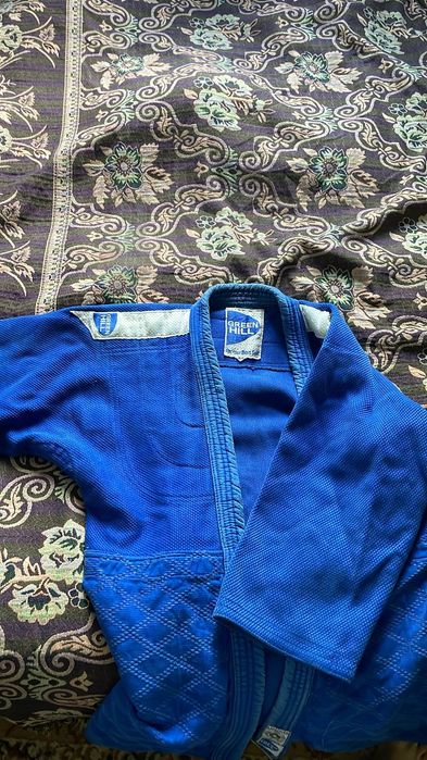 продам кимоно для дзюдо