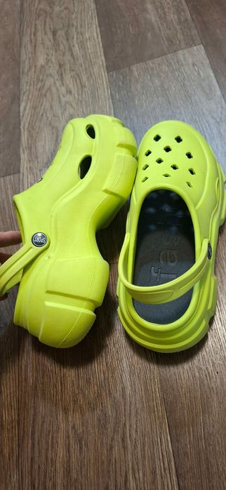 Стильные женские сабо на платформе