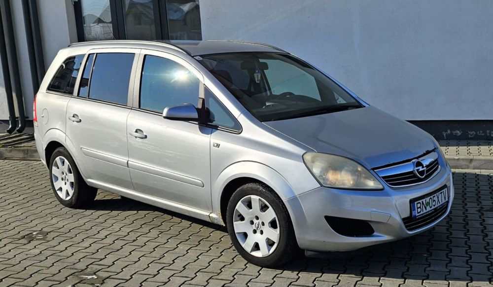 Opel Zamfira de vazare