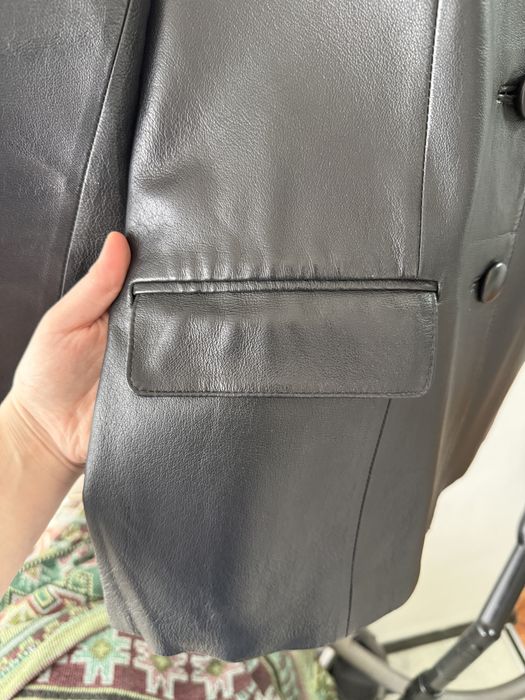 Кожаный пиджак плотный качественный