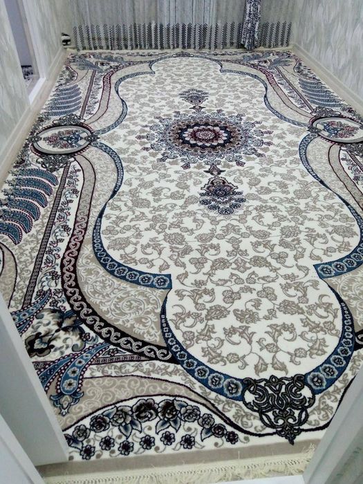 Oqiydigan va ishlaydigan qizlarga kvartira bor