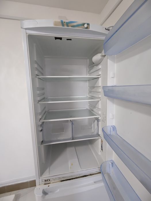 Холодильник Indesit