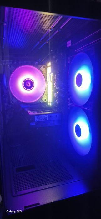 Компютър настолен