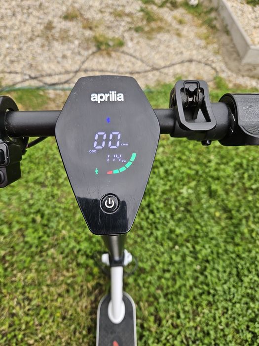 Vand trotineta electrica Aprilia