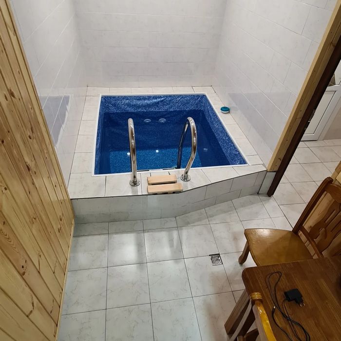 Семейная баня с бассейном