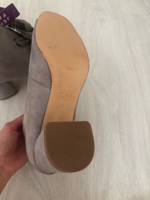 Полуотворени обувки