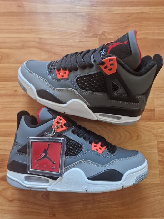 Adidași Jordan patru