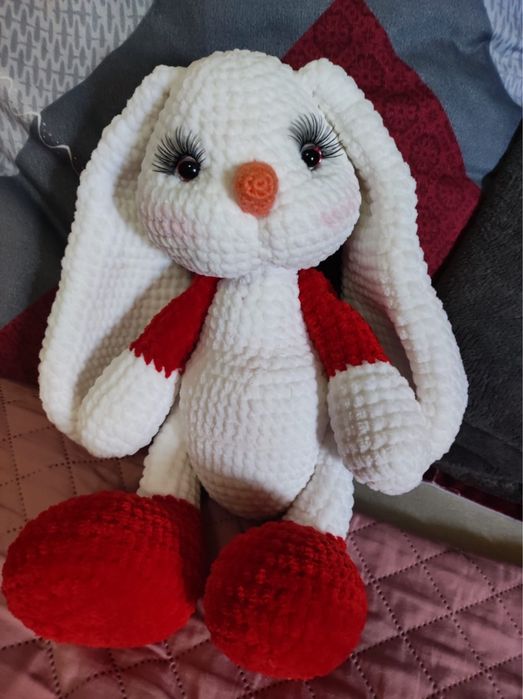 Iepuraș croșetat handmade din materiale hipoalergenice – cadou deosebit
