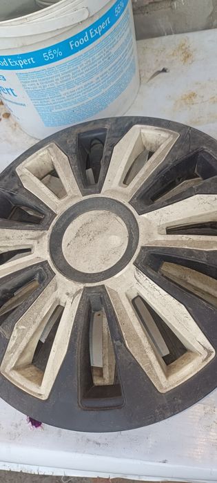 Продам колпаки б/у